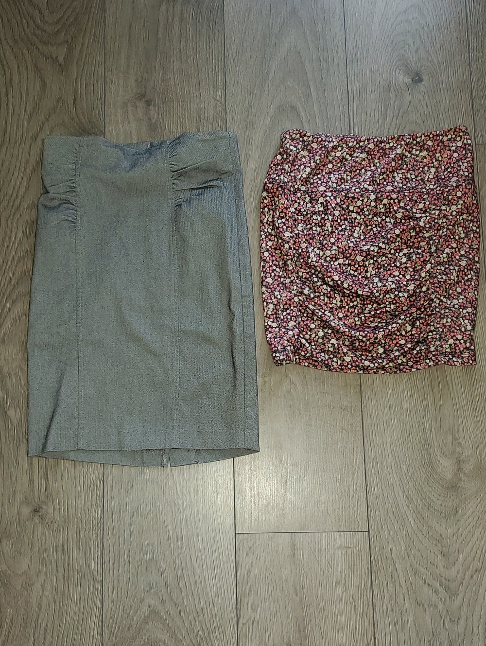 Costa Blanca Floral Ruched Mini Skirt & Gray Pencil Duo